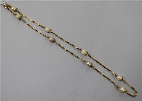 An 18ct gold and cultured pearl choker necklace, 38cm.